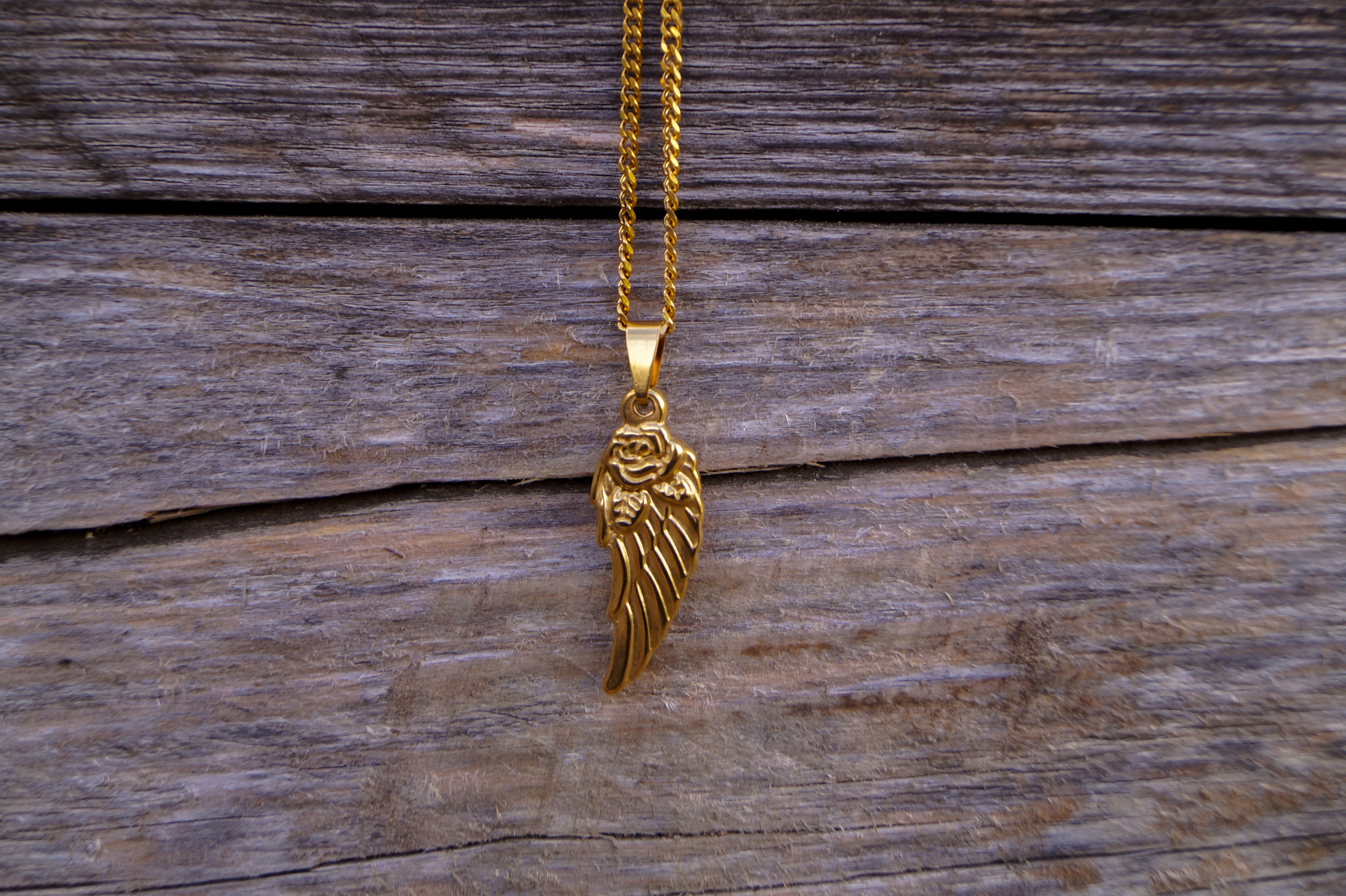 Surfer Necklace - Golden Wing